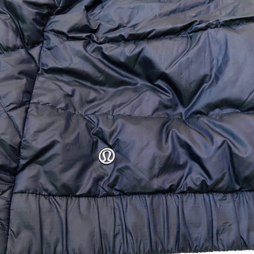LULULEMON ❤️❤️ REVERSIBLE PUFFER VEST - Picture 3 of 7